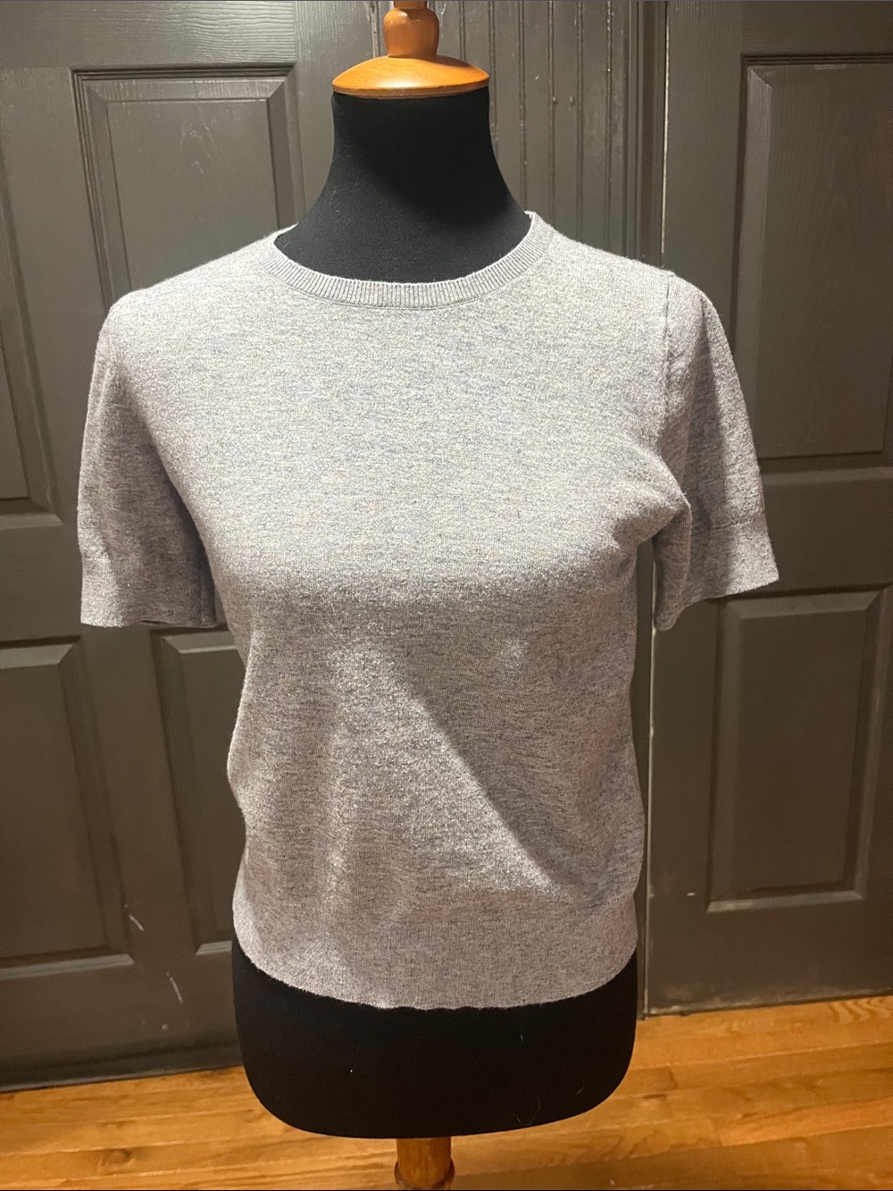 Ann Taylor Light Gray Short-Sleeve Knit Top